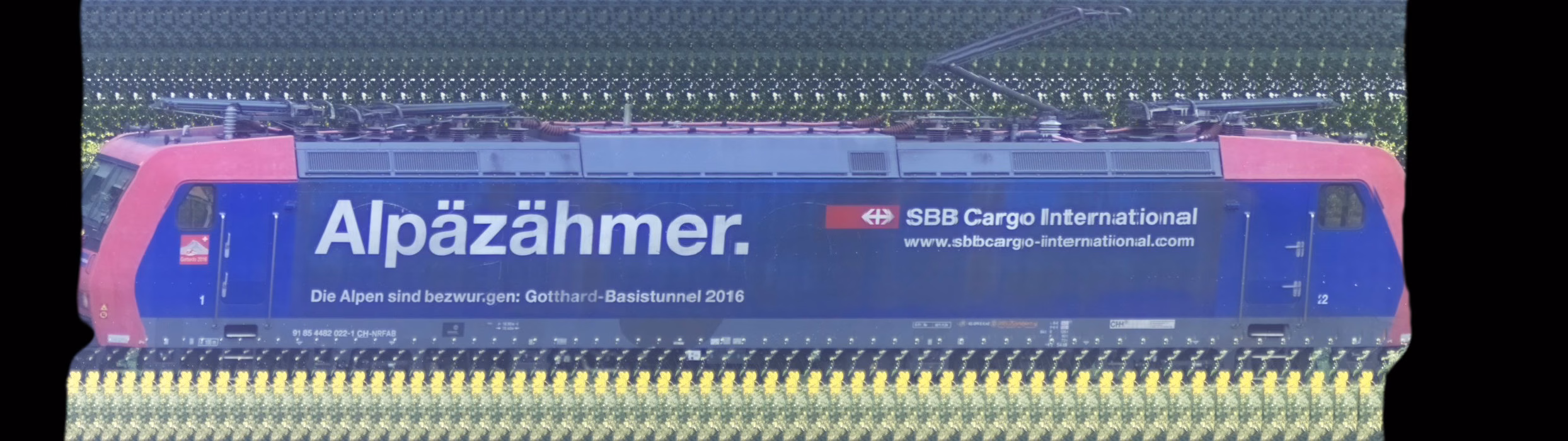 There should be a train photo here :'(